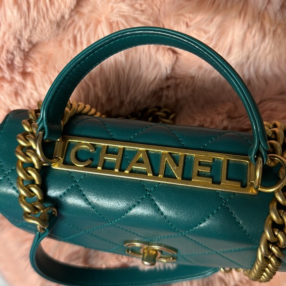 CHANEL Green Spirit Top Handle Crossbody Bag - Picture 3 of 16